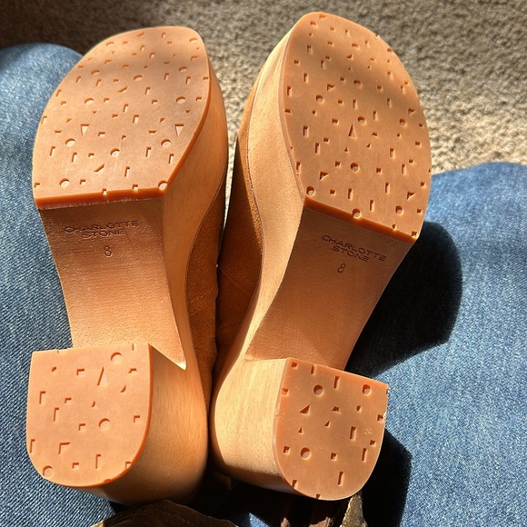 Charlotte Stone Paz in camel 8 - Picture 8 of 9